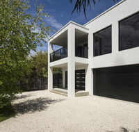 Pearl Hawley Beach - Australian Directory