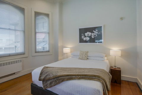 Roxburgh House Apartments - Australian Directory 12