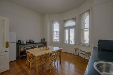 Roxburgh House Apartments - Australian Directory 15