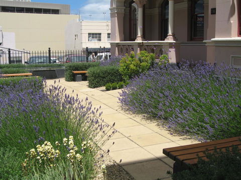 Roxburgh House Apartments - Australian Directory 20