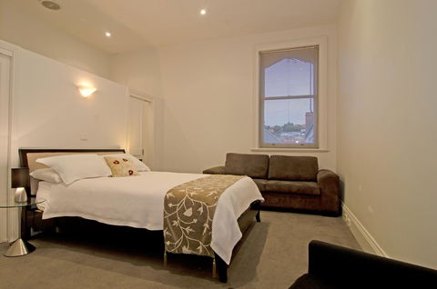Roxburgh House Apartments - Australian Directory 27