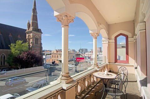 Roxburgh House Apartments - Australian Directory 17