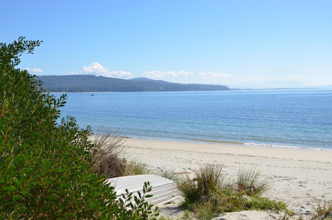 Yolla Beach House - Australian Directory 8