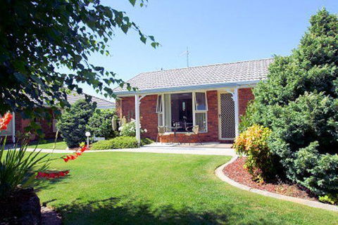 Shearwater Cottages - Australian Directory 2
