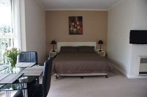 Shearwater Cottages - Australian Directory 6