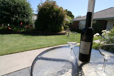 Shearwater Cottages - Australian Directory 17