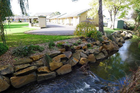 Willaway Motel Apartments - Australian Directory 11
