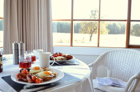 Buttons Cottage For Canyon & Rain Forest Walks With In House Dining - Australian Directory 28