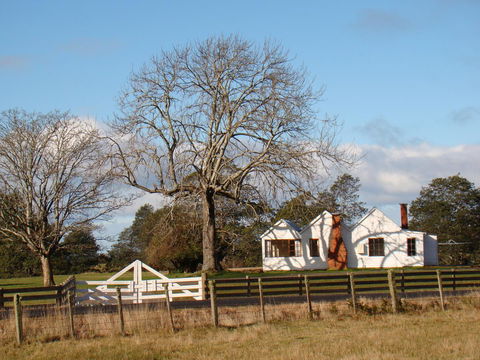 Buttons Cottage For Canyon & Rain Forest Walks With In House Dining - Australian Directory 7
