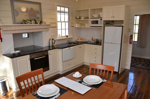 Buttons Cottage For Canyon & Rain Forest Walks With In House Dining - Australian Directory 20