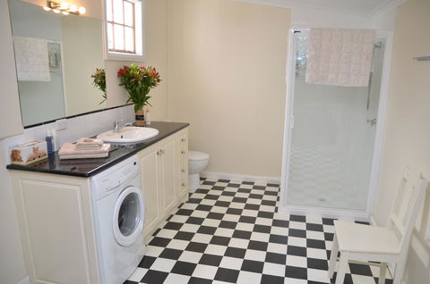Buttons Cottage For Canyon & Rain Forest Walks With In House Dining - Australian Directory 23