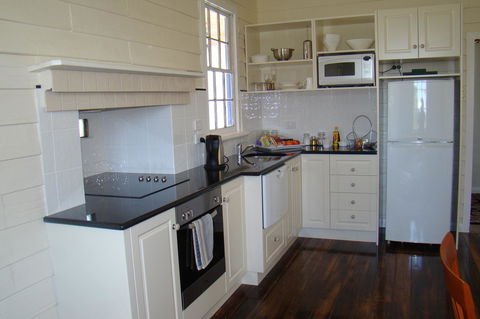 Buttons Cottage For Canyon & Rain Forest Walks With In House Dining - Australian Directory 26