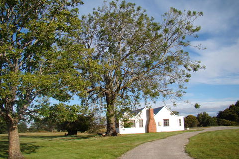 Buttons Cottage For Canyon & Rain Forest Walks With In House Dining - Australian Directory 2