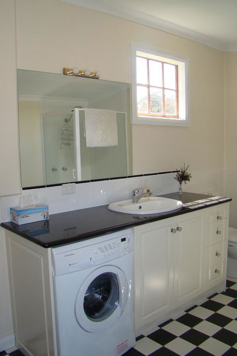 Buttons Cottage For Canyon & Rain Forest Walks With In House Dining - Australian Directory 17