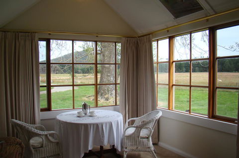 Buttons Cottage For Canyon & Rain Forest Walks With In House Dining - Australian Directory 24