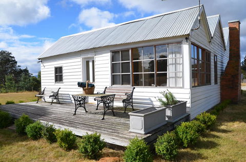 Buttons Cottage For Canyon & Rain Forest Walks With In House Dining - Australian Directory 5