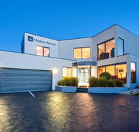 Madsen Retreat - Australian Directory