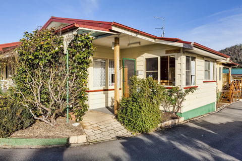 Wintersun Gardens Motel - Australian Directory 21