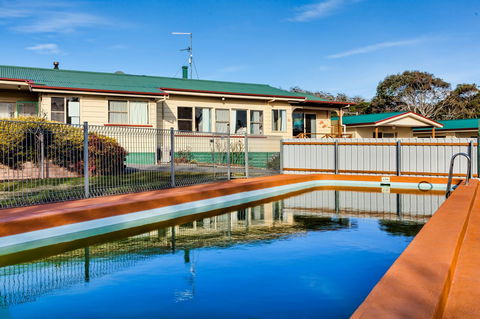 Wintersun Gardens Motel - Australian Directory 14