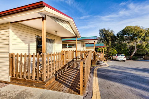 Wintersun Gardens Motel - Australian Directory 6
