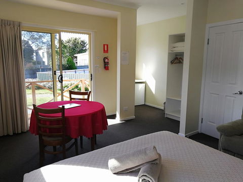 Wintersun Gardens Motel - Australian Directory 8