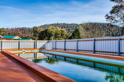 Wintersun Gardens Motel - Australian Directory 17