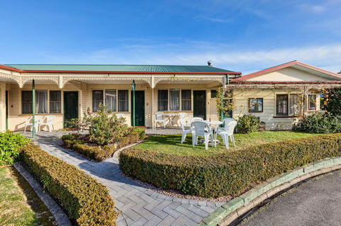 Wintersun Gardens Motel - Australian Directory 25