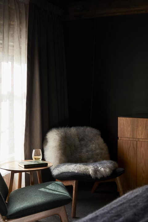 Moss Hotel - Australian Directory 9