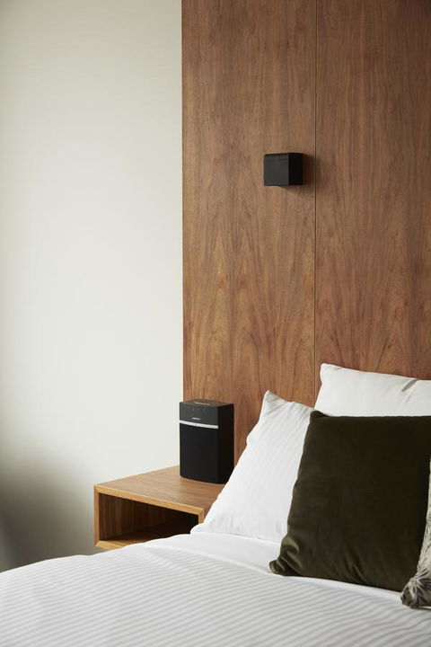 Moss Hotel - Australian Directory 6