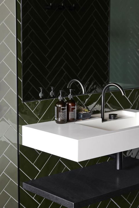 Moss Hotel - Australian Directory 7