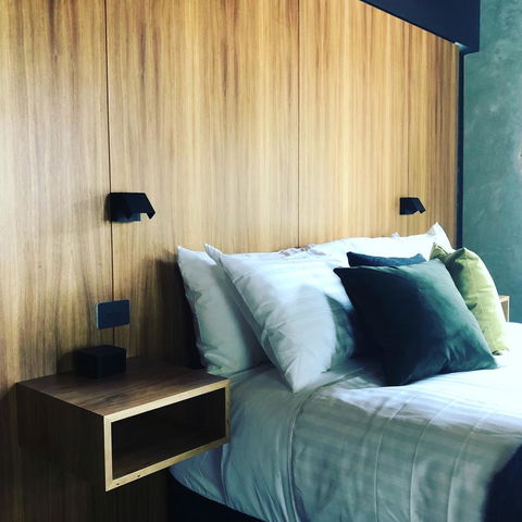 Moss Hotel - Australian Directory 19