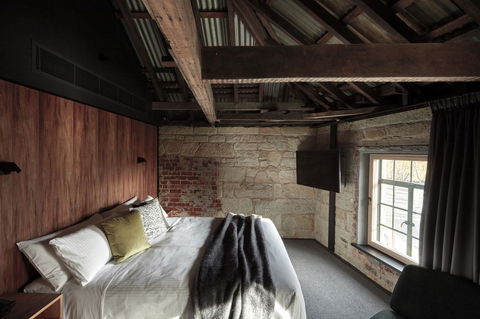 Moss Hotel - Australian Directory 10