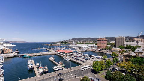 Hotel Grand Chancellor Hobart - Australian Directory 1