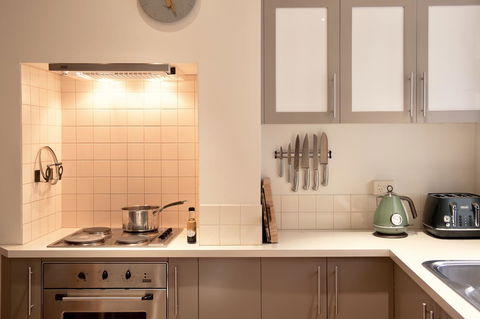 Lotus Gogh Apartment - Australian Directory 9