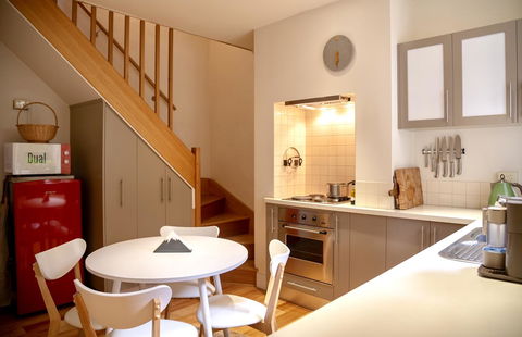 Lotus Gogh Apartment - Australian Directory 8