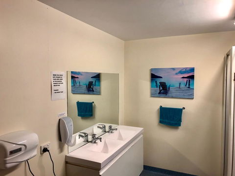 The Nook Backpackers - Australian Directory 14