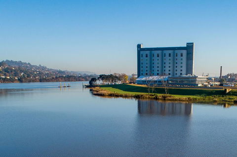 Peppers Silo - Australian Directory 1