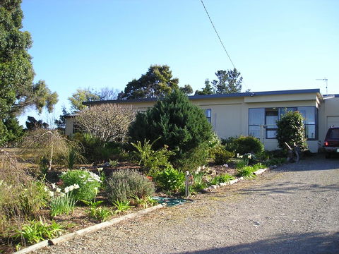 Green Views - Australian Directory 11