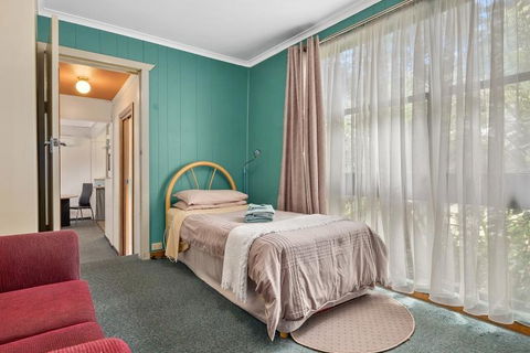 Green Views - Australian Directory 3