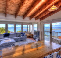 The Strand  On the edge of the beach - Australian Directory