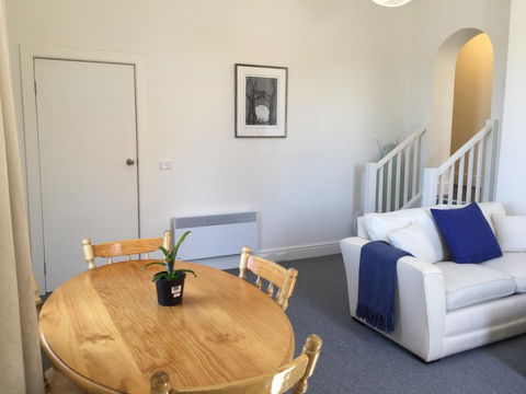 338 On Murray - Australian Directory 4