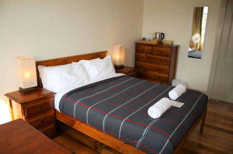 The Tasmanian Inn - Australian Directory 17