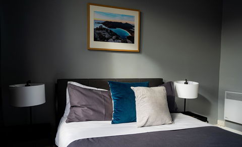 The Tasmanian Inn - Australian Directory 6