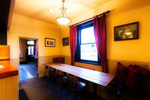 The Tasmanian Inn - Australian Directory 38