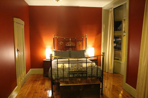 The Tasmanian Inn - Australian Directory 40