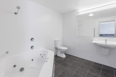 Travelodge Hotel Hobart Airport - Australian Directory 11