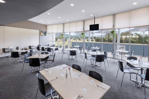 Travelodge Hotel Hobart Airport - Australian Directory 16