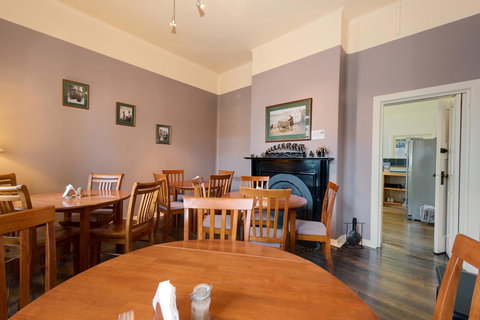Edinburgh Gallery Bed & Breakfast - Australian Directory 6