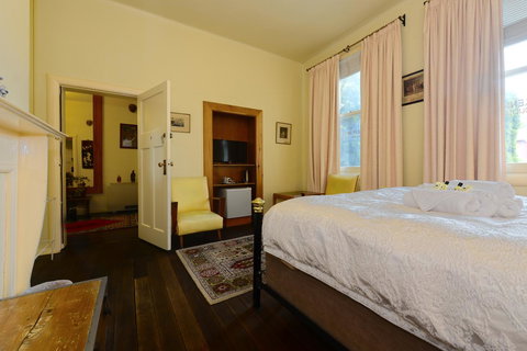 Edinburgh Gallery Bed & Breakfast - Australian Directory 23