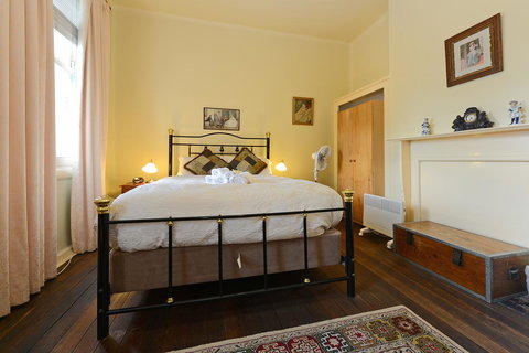 Edinburgh Gallery Bed & Breakfast - Australian Directory 24